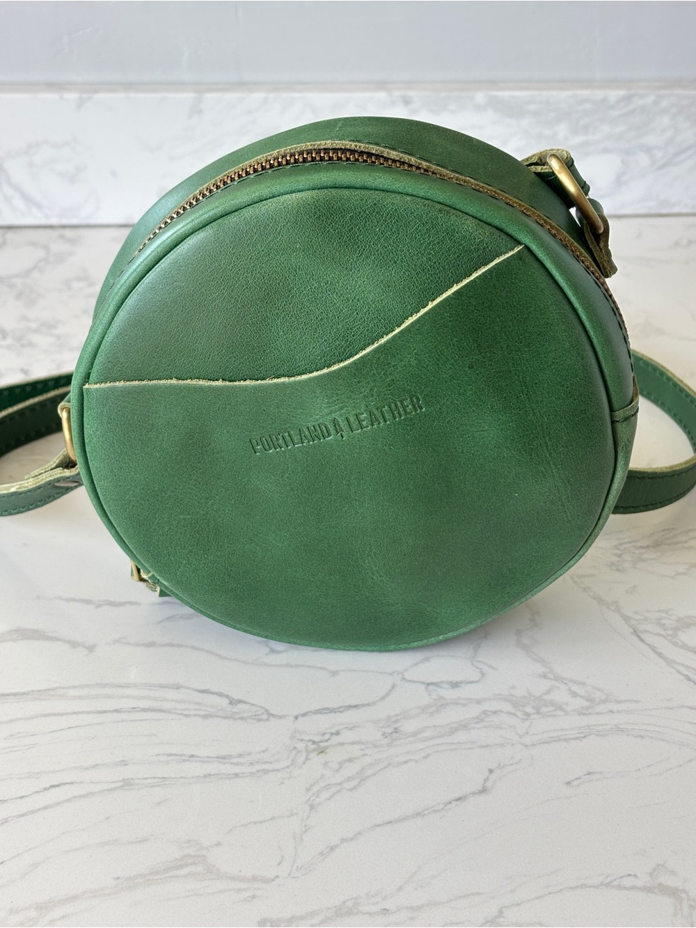 NWOT Portland Leather Green Round Crossbody Bag, sz Small